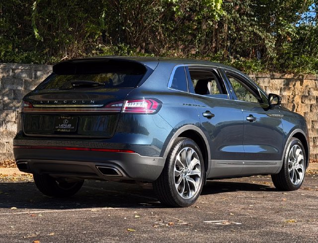 Used 2022 Lincoln Nautilus Reserve AWD/4WD image 7