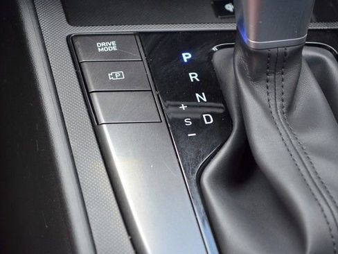 Used 2025 Hyundai Elantra Sport FWD image 28