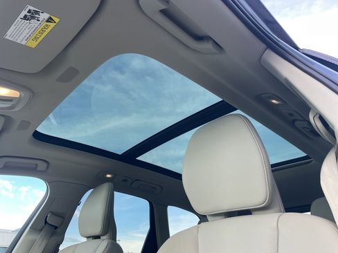 Certified 2024 Volvo XC60 B5 Core w/ Climate Package image 22