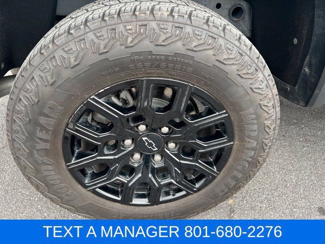 Used 2024 Chevrolet Colorado Trail Boss w/ Technology Package AWD/4WD image 7