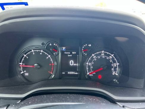 Used 2022 Toyota 4Runner SR5 Premium w/ Moonroof Package AWD/4WD image 15