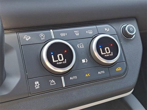 Used 2024 Land Rover Defender 110 S image 15