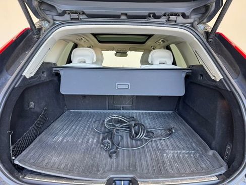 Used 2022 Volvo XC60 T8 Inscription w/ Advanced Package image 8