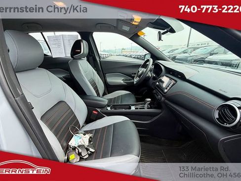 Used 2024 Nissan Kicks SR w/ SR Premium Package FWD image 23