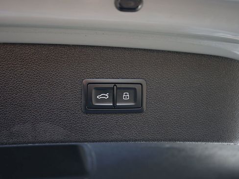 Used 2016 Audi RS 7 Performance w/ Driver Assistance Package image 39