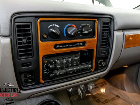 Used 1996 Chevrolet Impala SS RWD image 80