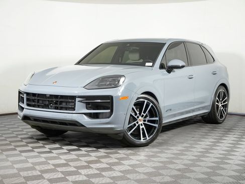 Certified 2025 Porsche Cayenne GTS AWD/4WD image 1