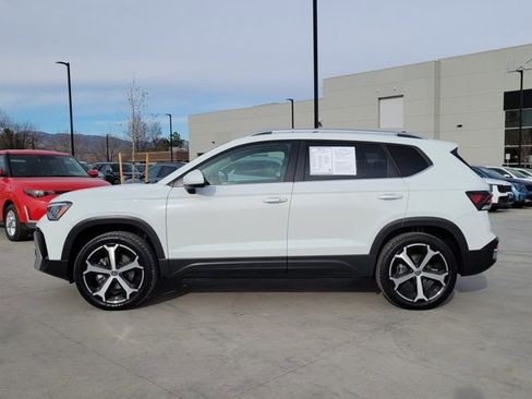 Used 2025 Volkswagen Taos SEL image 2