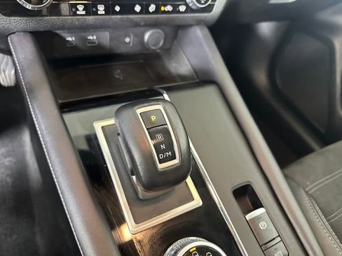 Used 2024 Mitsubishi Outlander SE image 19