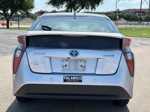 Used 2017 Toyota Prius Two w/ Prius Two Safety Plus Package FWD image 5