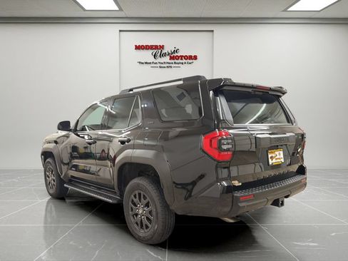 Used 2025 Toyota 4Runner SR5 AWD/4WD image 3