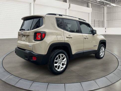 Used 2016 Jeep Renegade Latitude w/ Safety & Security Group image 3