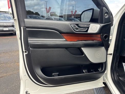 Used 2020 Lincoln Navigator L Reserve w/ Equipment Group 208A Reserve image 12