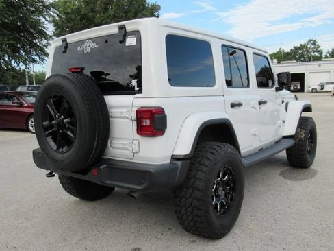 Used 2019 Jeep Wrangler Unlimited Sahara AWD/4WD image 4