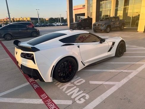 Used 2017 Chevrolet Corvette Grand Sport w/ Carbon Flash Badge Package RWD image 6