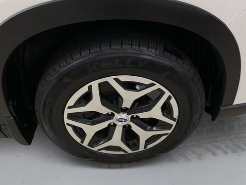 Used 2020 Subaru Forester Premium AWD/4WD image 17