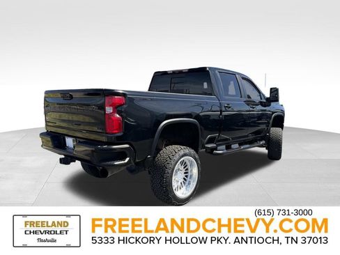 Used 2021 Chevrolet Silverado 2500 LTZ w/ LTZ Plus Package image 3