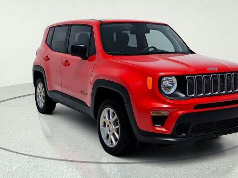 Used 2023 Jeep Renegade Latitude AWD/4WD image 1