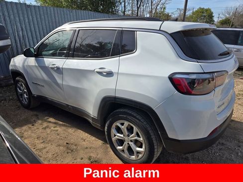 Certified 2024 Jeep Compass Latitude image 4