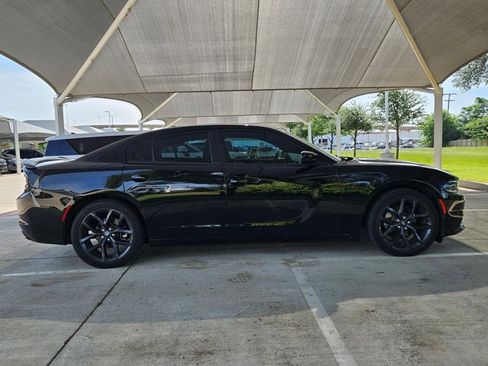 Used 2021 Dodge Charger SXT w/ Blacktop Package RWD image 4