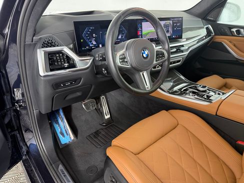 Used 2025 BMW X5 M60i AWD/4WD image 4