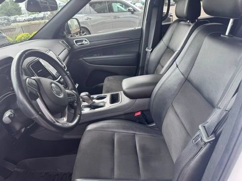 Used 2021 Jeep Grand Cherokee Laredo X AWD/4WD image 8