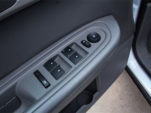 Used 2016 Chevrolet Traverse LT w/ Style and Technology Package image 13