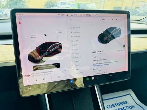 Used 2019 Tesla Model 3 Standard Range image 15