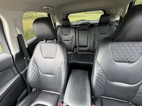 Used 2024 Ford Edge Titanium image 39