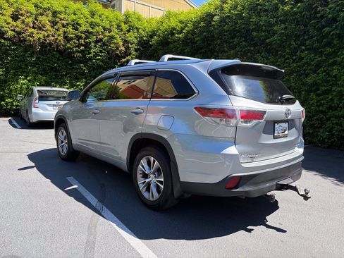 Used 2015 Toyota Highlander XLE AWD/4WD image 5