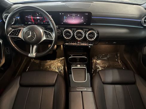 Used 2025 Mercedes-Benz CLA 250 image 23