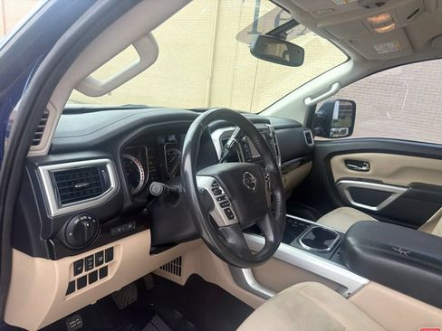 Used 2016 Nissan Titan SV RWD image 23