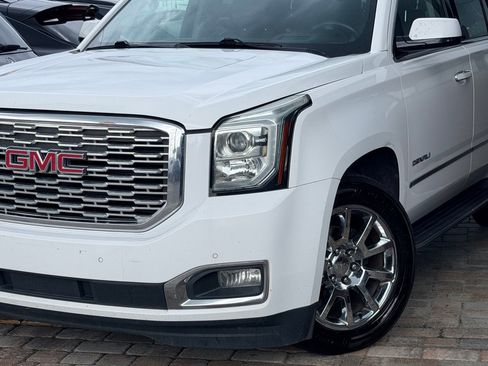 Used 2020 GMC Yukon Denali AWD/4WD image 9