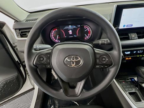 Used 2025 Toyota RAV4 LE AWD/4WD image 10