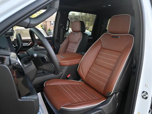 Used 2026 GMC Sierra 3500 Denali Ultimate AWD/4WD image 16