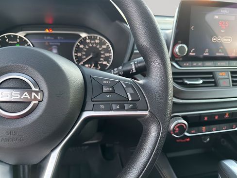 Used 2023 Nissan Altima 2.5 SV image 32