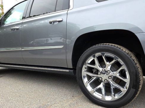 Used 2018 Cadillac Escalade ESV Premium Luxury AWD/4WD image 9