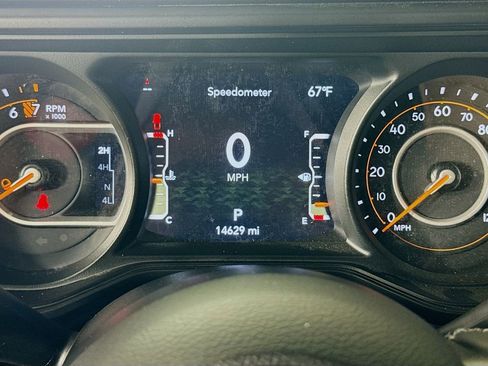 Certified 2025 Jeep Gladiator Sport w/ Premium Package AWD/4WD image 16