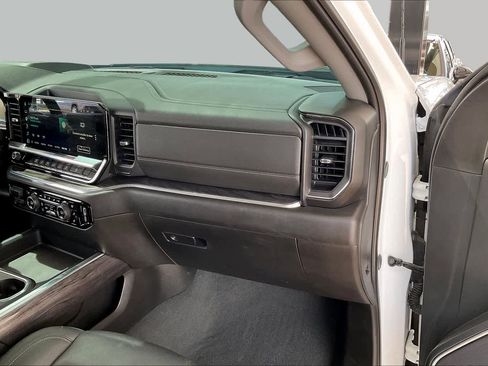 Used 2025 Chevrolet Silverado 2500 LTZ w/ LTZ Premium Package AWD/4WD image 19