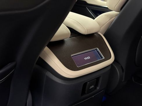 New 2027 Lincoln Navigator L Premier AWD/4WD image 23
