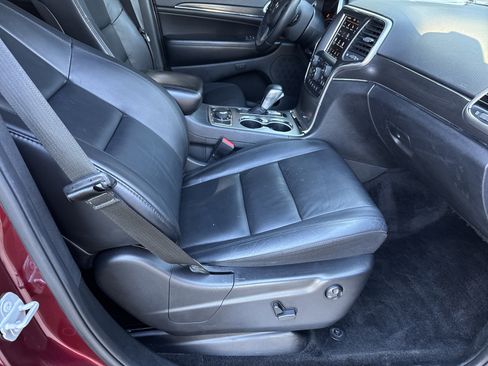 Used 2018 Jeep Grand Cherokee Limited image 13