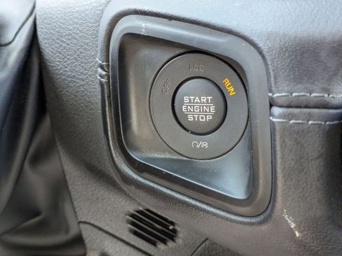 Used 2025 Jeep Wrangler Unlimited Rubicon AWD/4WD image 24