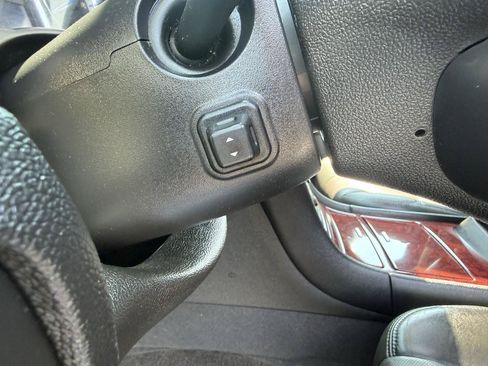 Used 2013 Cadillac Escalade Luxury AWD/4WD image 32
