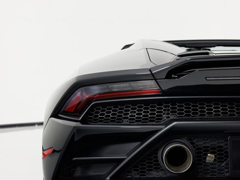 Used 2021 Lamborghini Huracan EVO RWD image 76