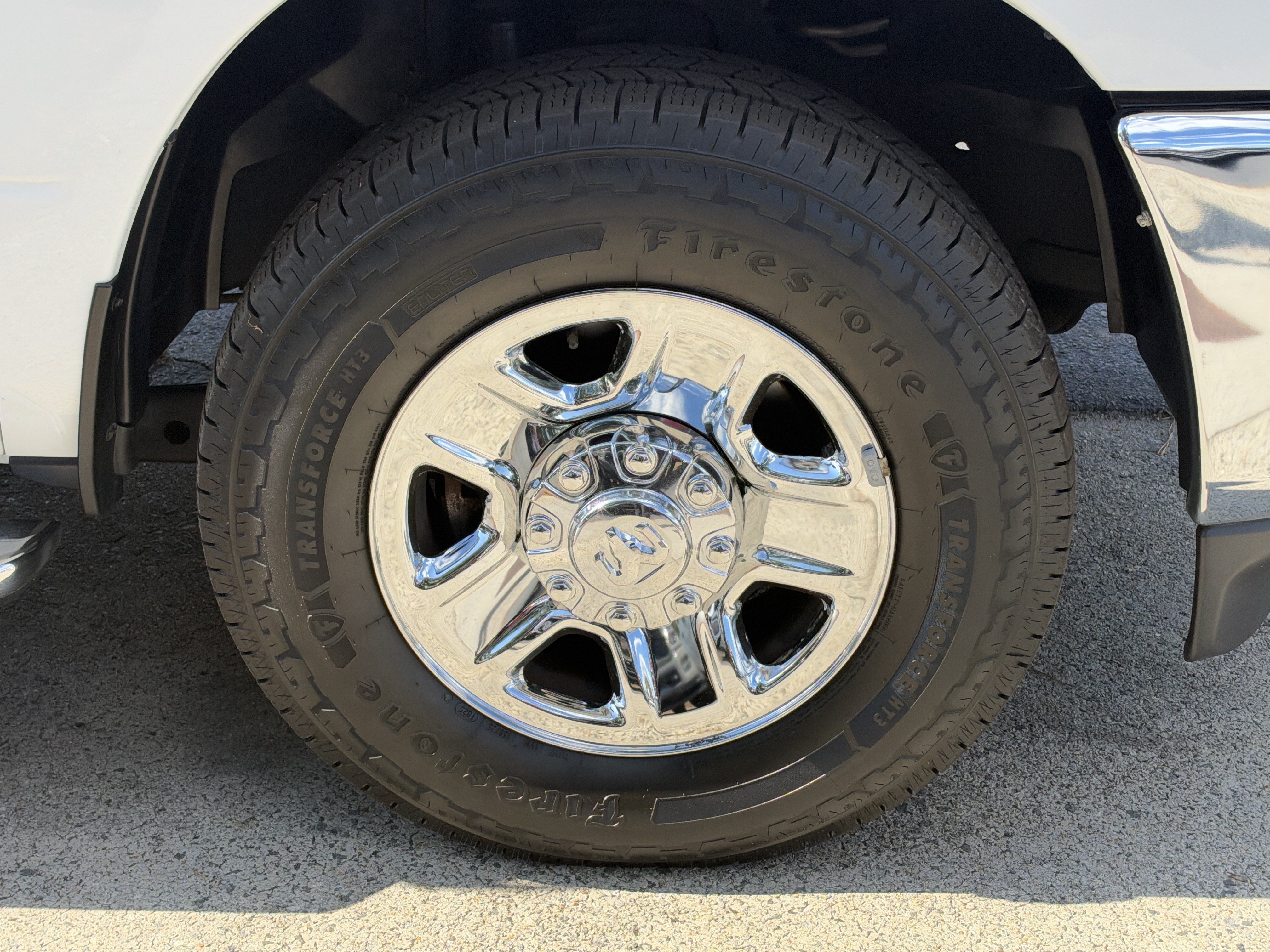 Used 2022 RAM 2500 Tradesman w/ Chrome Appearance Group RWD image 14