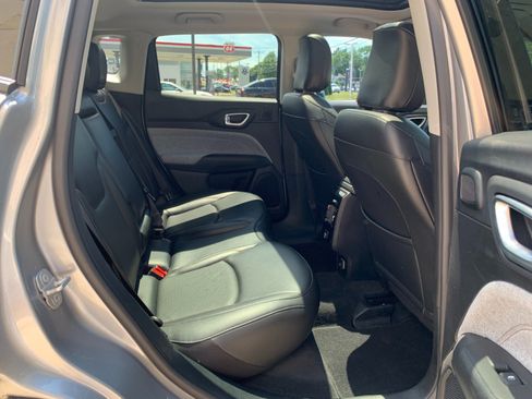 Used 2022 Jeep Compass Latitude w/ Sun and Sound Group AWD/4WD image 38