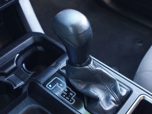 Used 2021 Toyota Tacoma SR w/ SR Convenience Package image 10