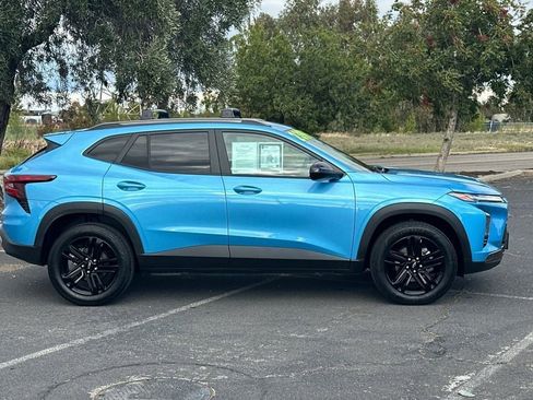 Used 2025 Chevrolet Trax ACTIV w/ Driver Confidence Package image 3