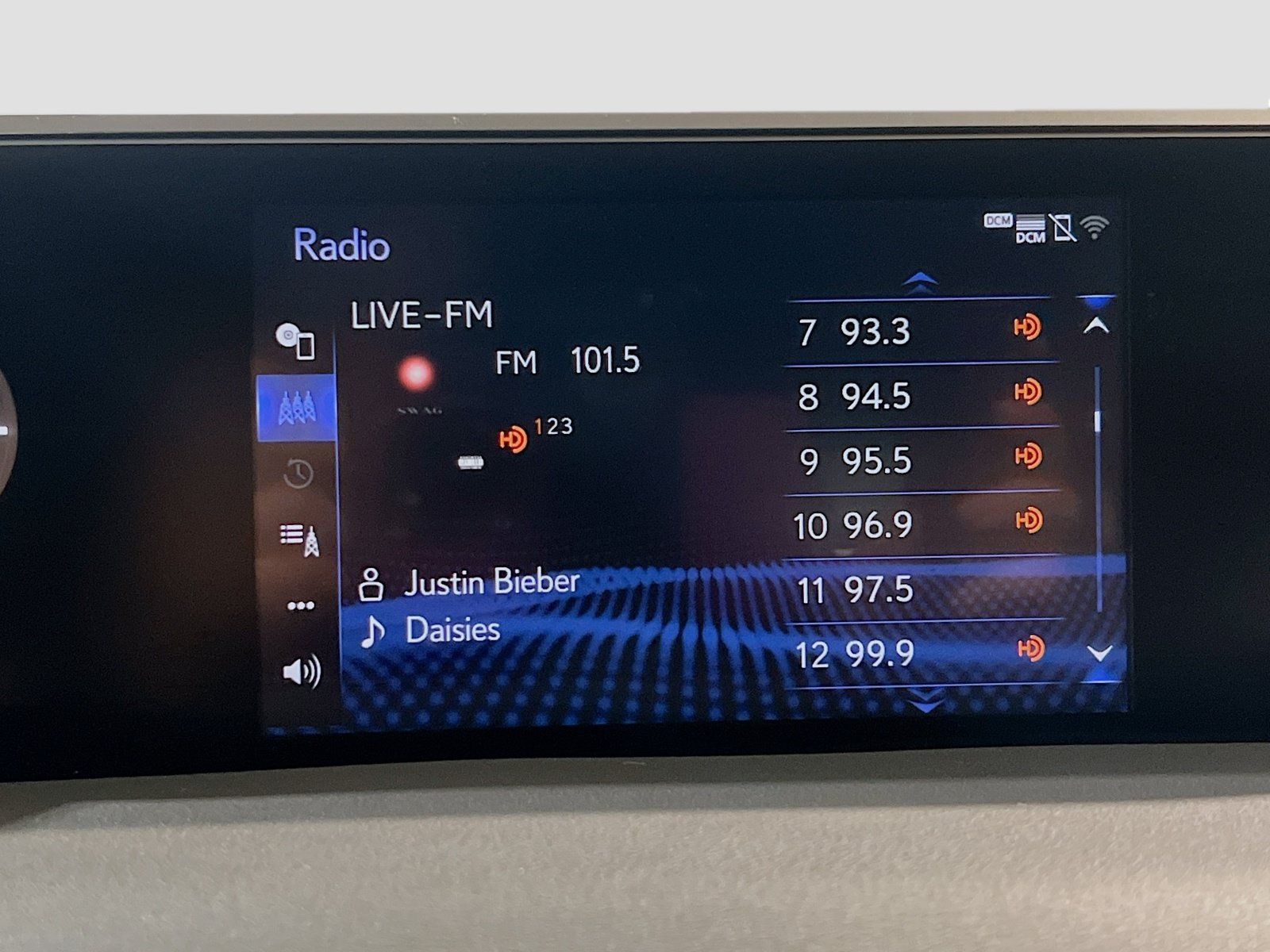 Used 2021 Lexus UX 250h w/ Accessory Package (Z1) AWD/4WD image 8