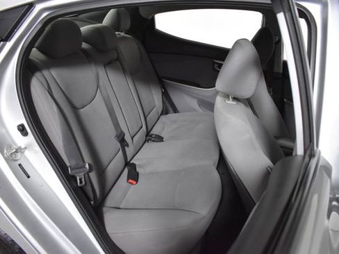 Used 2014 Hyundai Elantra SE w/ Option Group 02 FWD image 27